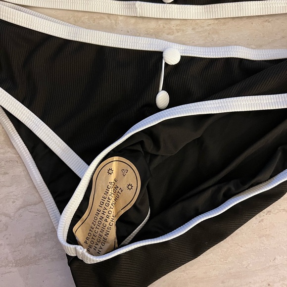 NWT- Commense Contrast Binding Bikini Set. Size Large. Black and white. - Picture 7 of 7